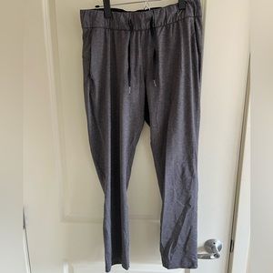 Lululemon On The Fly Pant in Grey Size 8